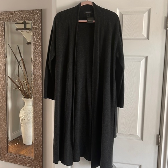 Club Monaco Belted Cardigan - Picture 2 of 8